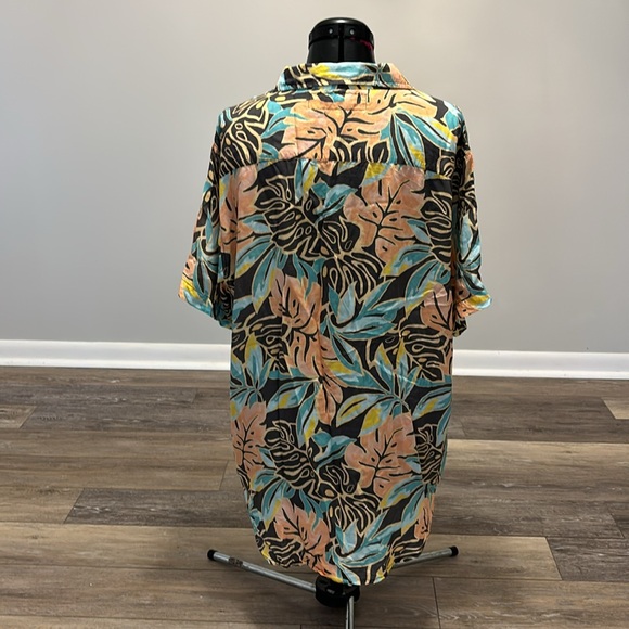 Free People Lightweight Button Up in Size Large - Picture 2 of 15